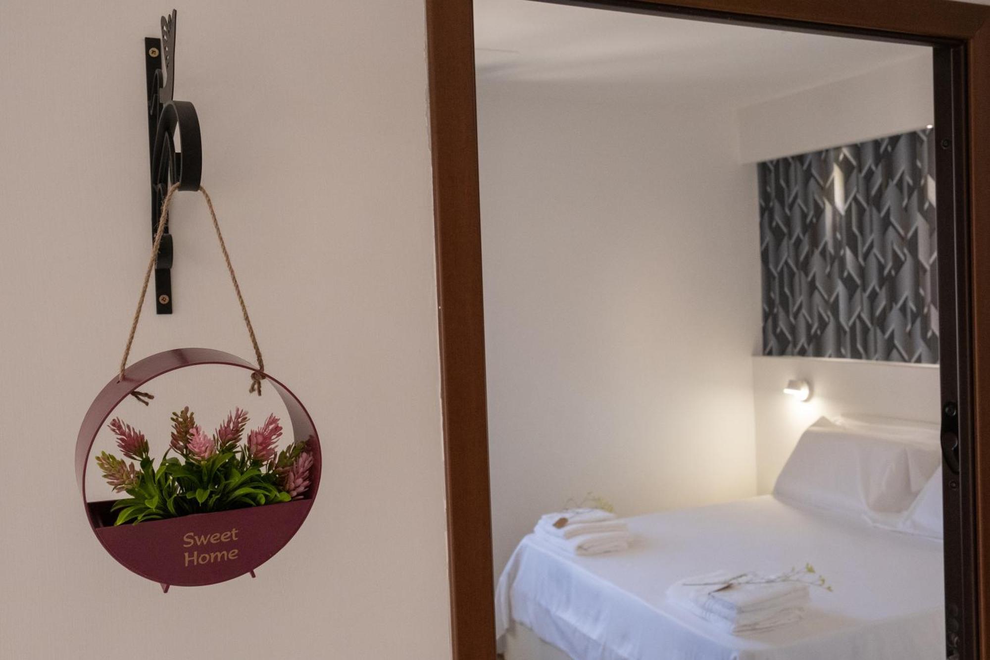 Coraline Deluxe Rooms Кастелламмаре-ді-Стабія Екстер'єр фото