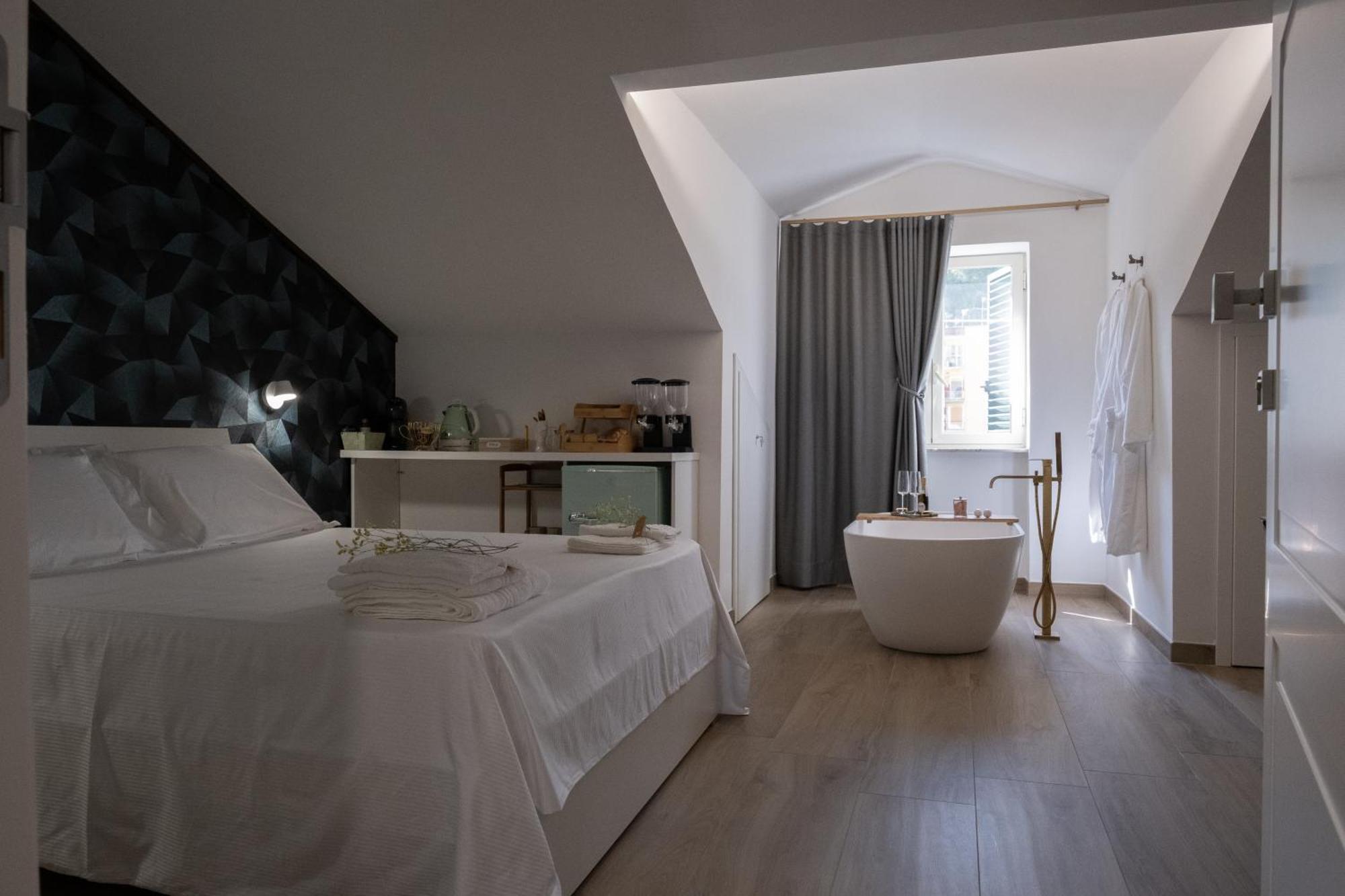 Coraline Deluxe Rooms Кастелламмаре-ді-Стабія Екстер'єр фото
