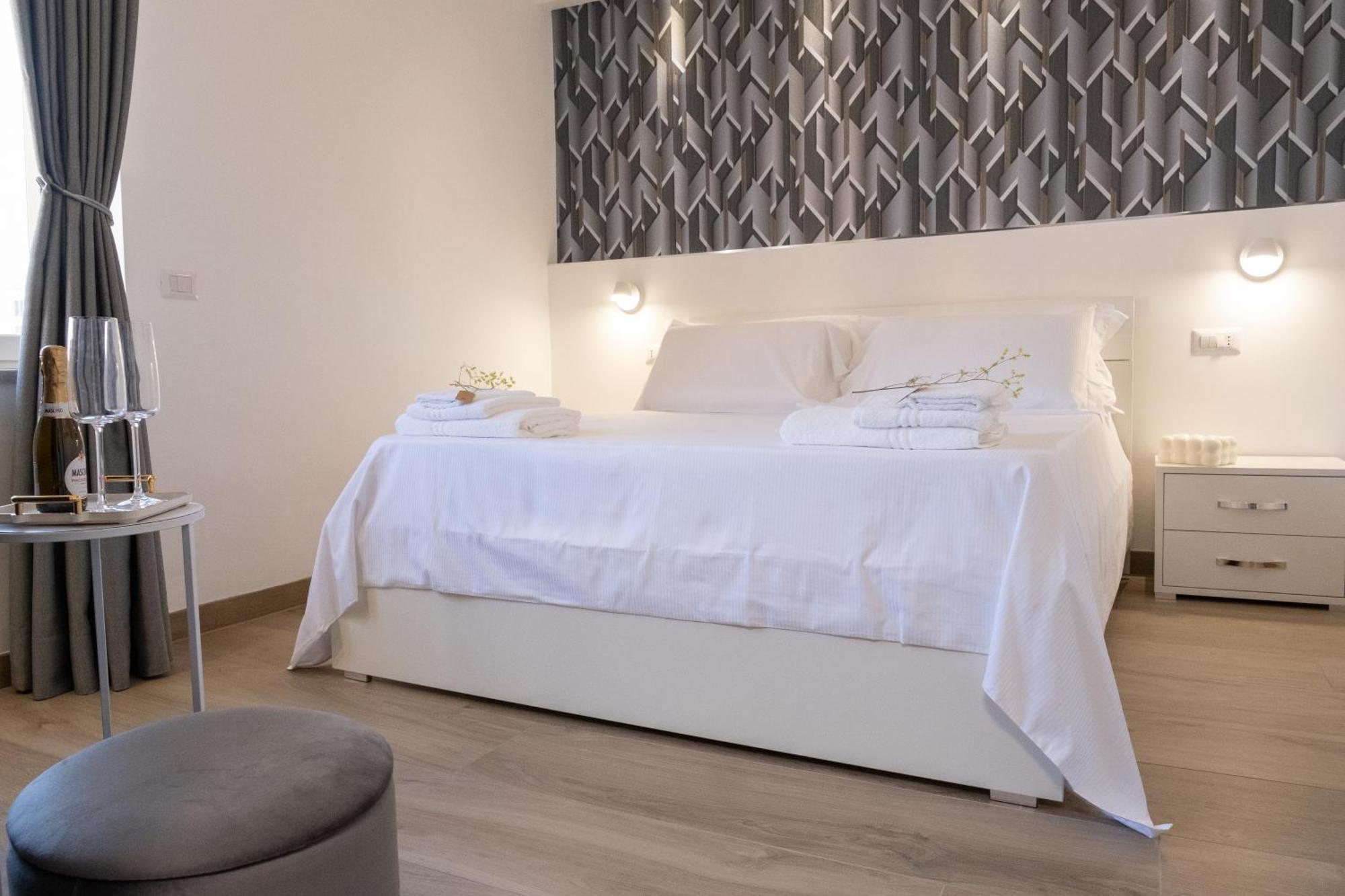 Coraline Deluxe Rooms Кастелламмаре-ді-Стабія Екстер'єр фото