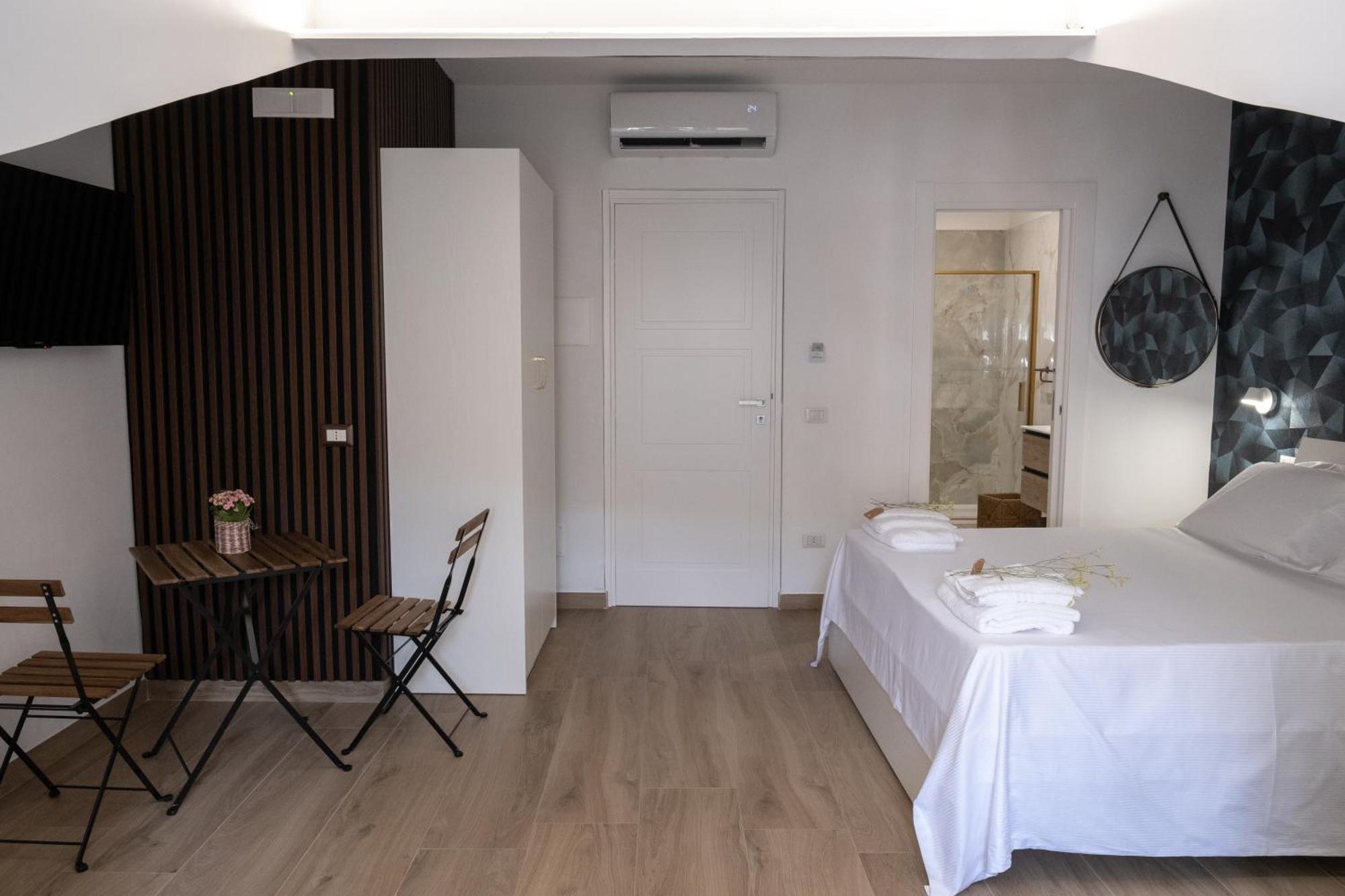 Coraline Deluxe Rooms Кастелламмаре-ді-Стабія Екстер'єр фото