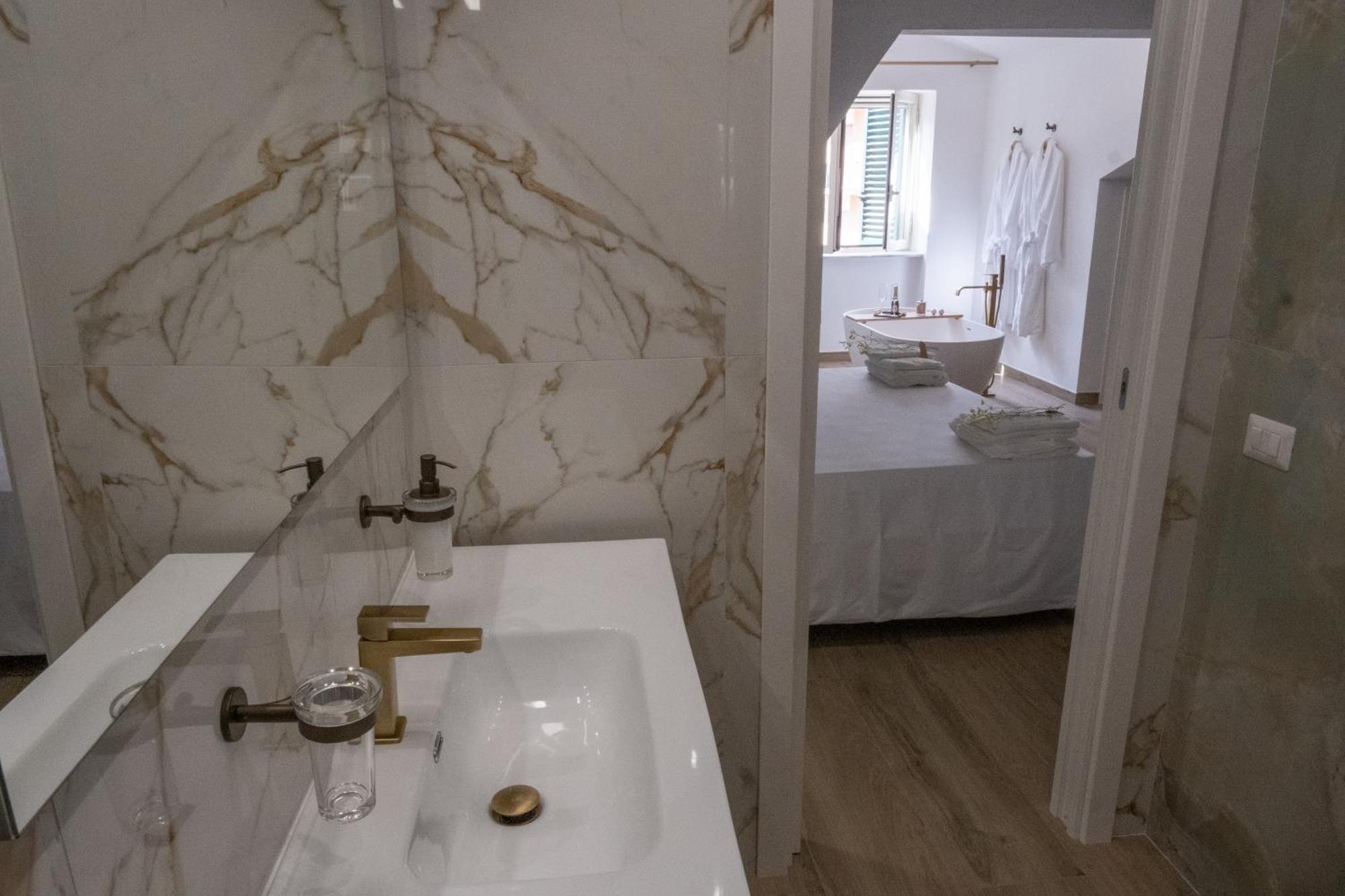 Coraline Deluxe Rooms Кастелламмаре-ді-Стабія Екстер'єр фото