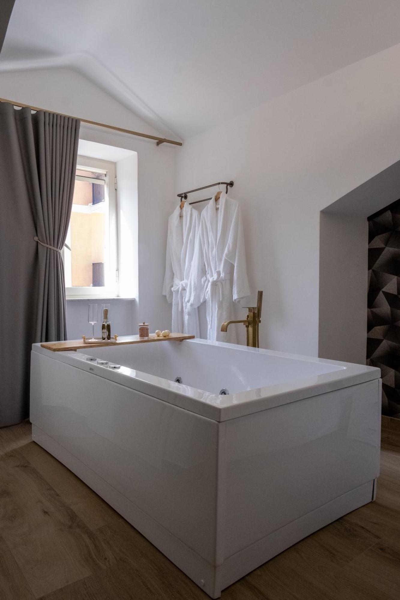 Coraline Deluxe Rooms Кастелламмаре-ді-Стабія Екстер'єр фото